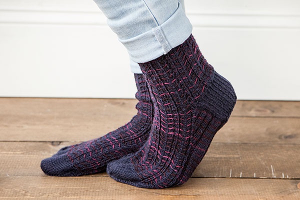 Pattern Review: Solewarming Socks – Knittle and Pearl