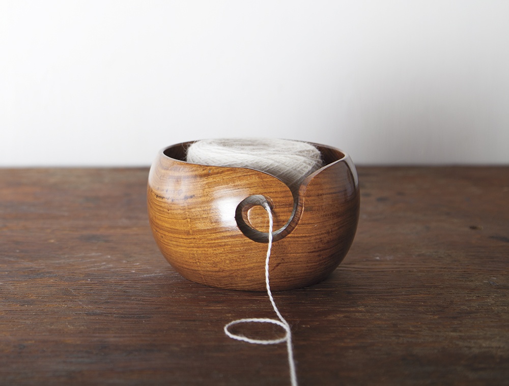  Coopay Wool Yarn Bowl Rosewood, Handmade Wooden Yarn Storage  Bowl with Holes, Knitting Wool Storage Bowl Round - Ideal Knitting Crochet  Accessories for Knitters