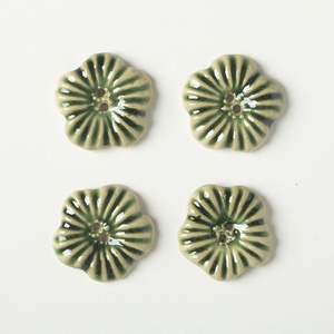 Incomparable Buttons - Green Flowers
