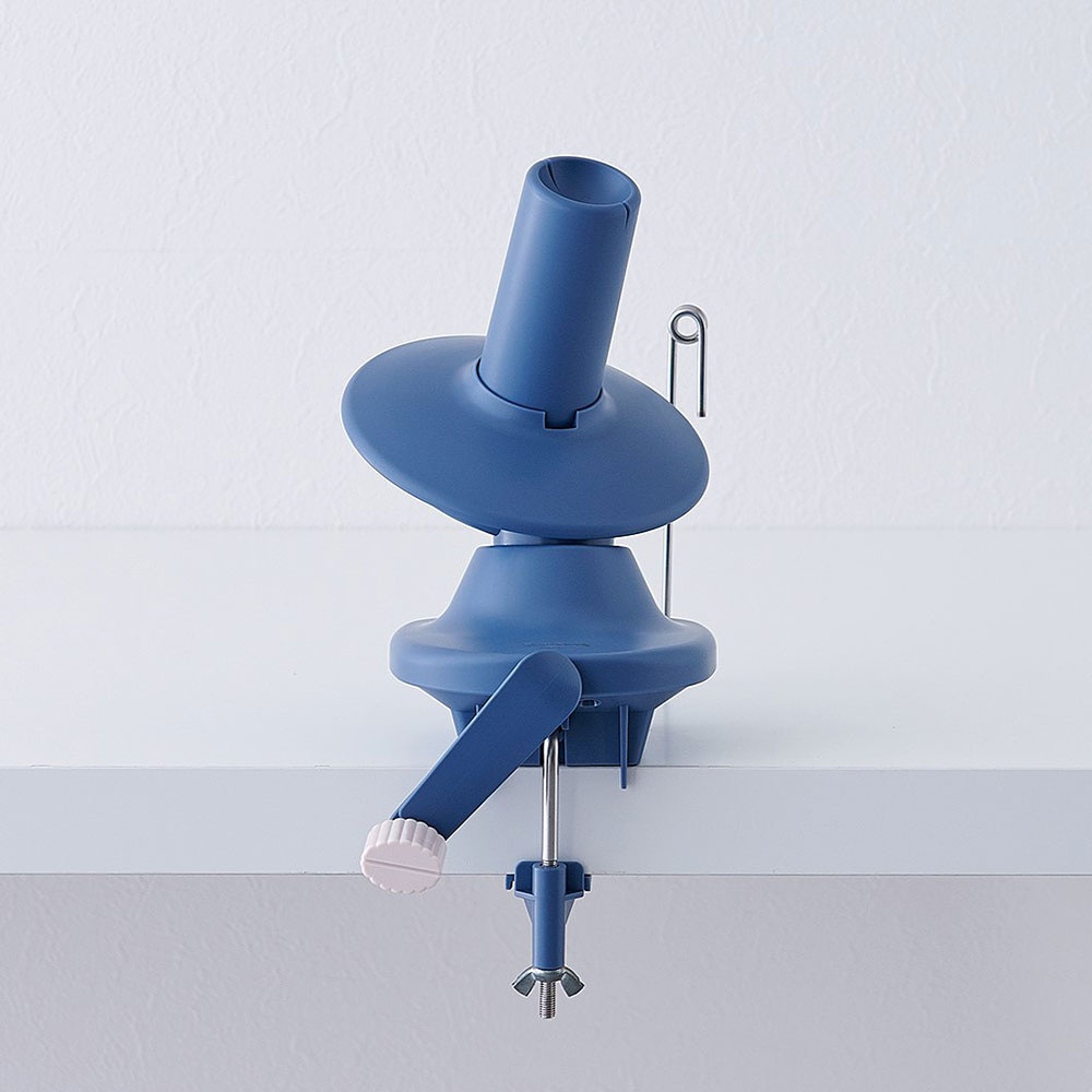 Clover Yarn Ball Winder