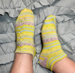 Toe Up Simple Socks No 5 - knitting pattern