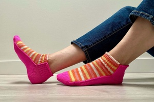 Over Easy Socks - knitting pattern