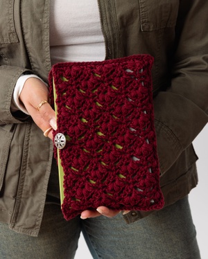 Fleur Book Sleeve Free Crochet Pattern