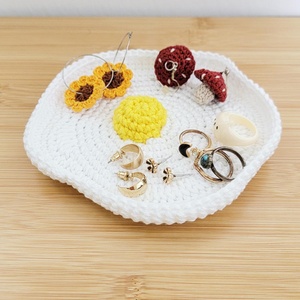Egg Trinket Dish Crochet Pattern
