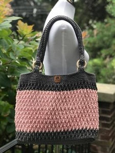 Free Pattern: Chroma Crochet Bag