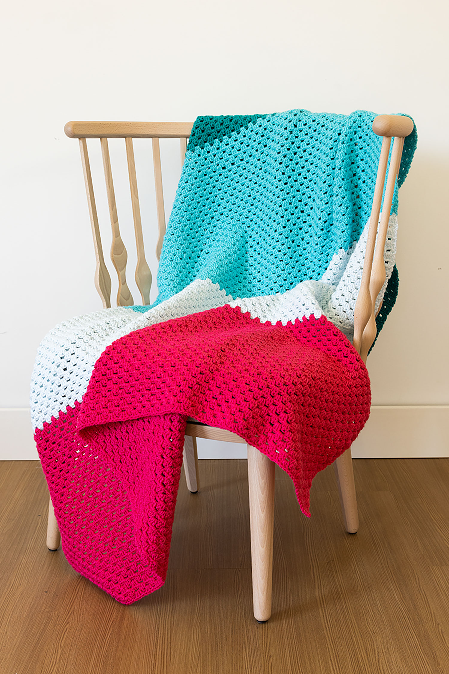 Crochet Beginner Blanket - Learn How to Crochet Your First Blanket